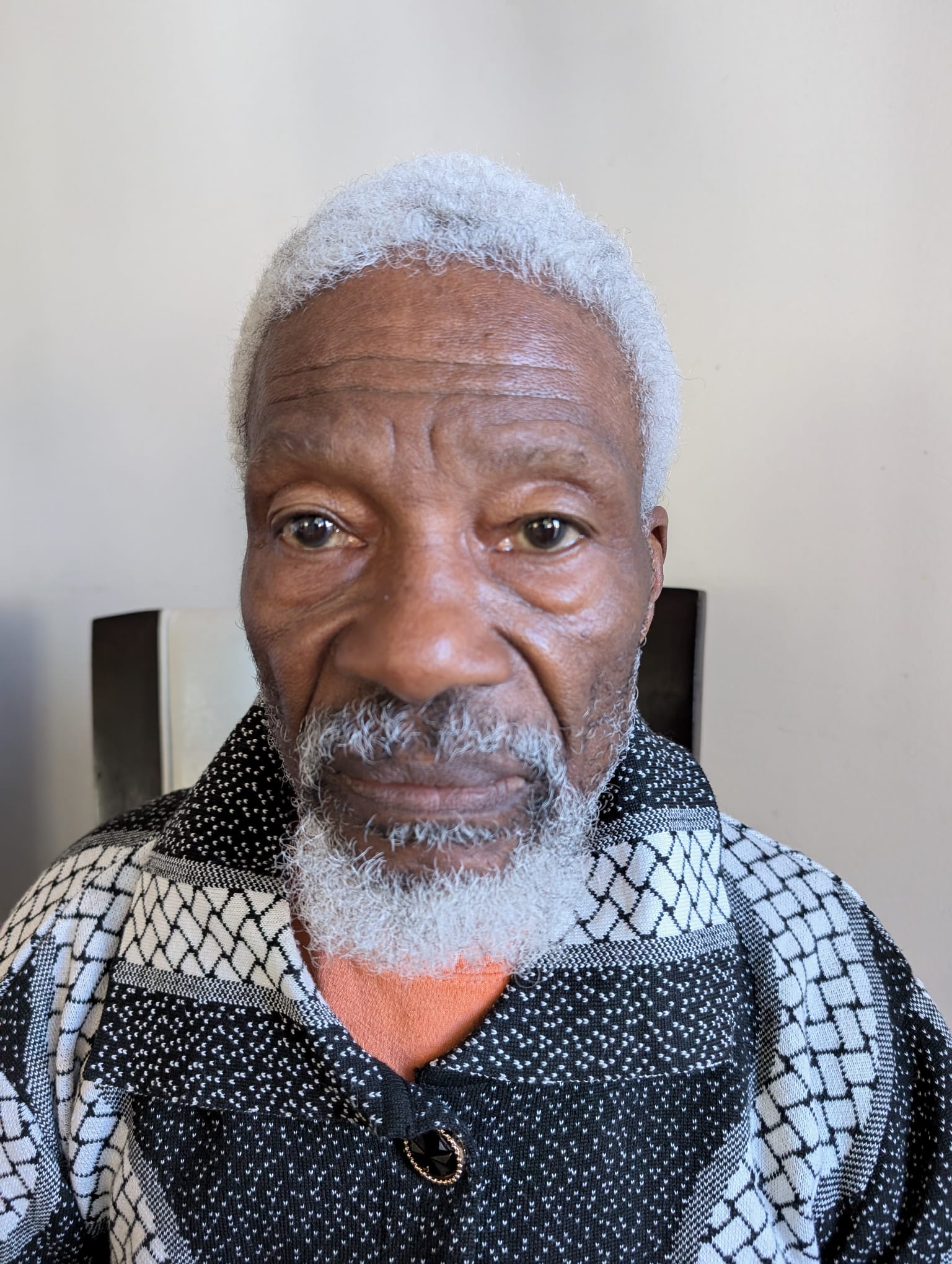 Close portrait of Pa Ndambi Paul Angemba